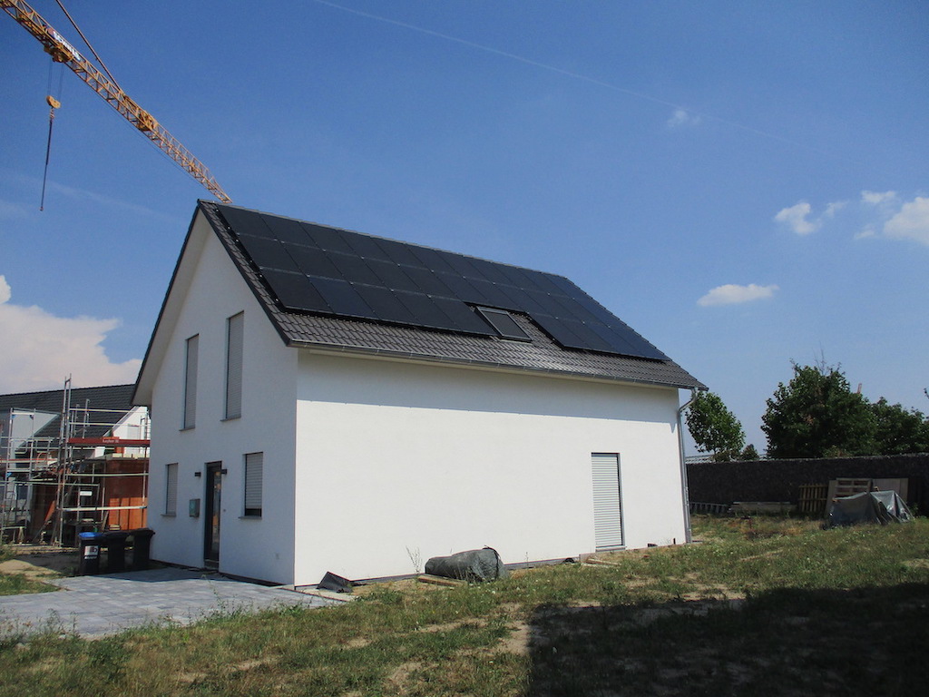 Photovoltaik-Waldsee-Süß